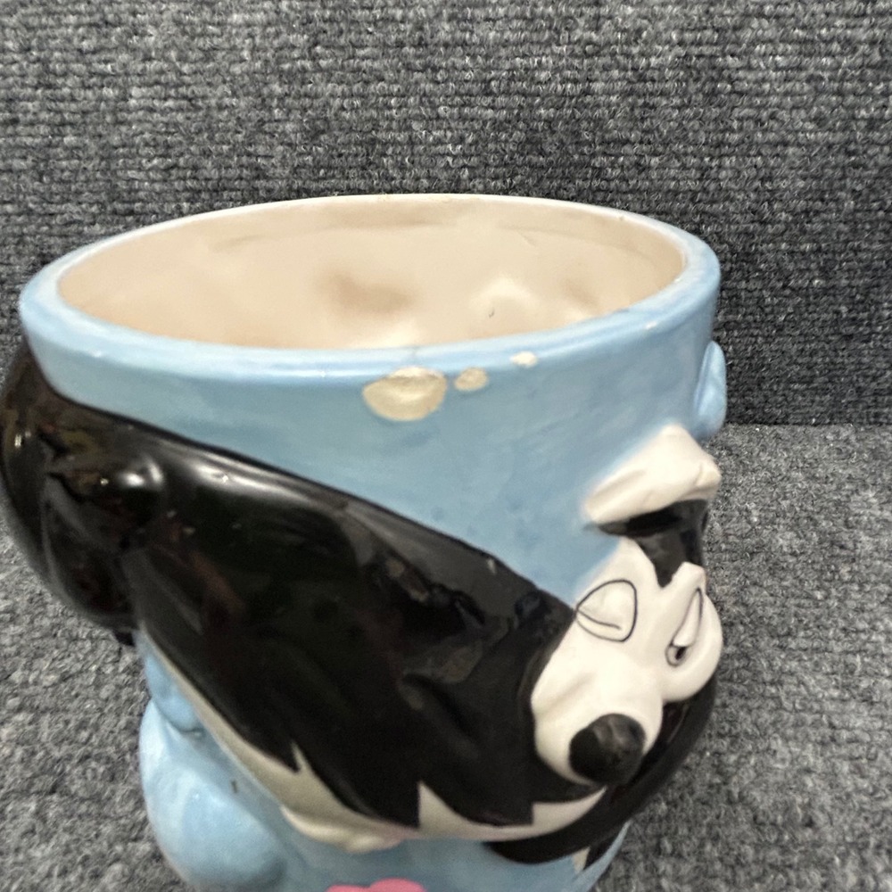 Vintage 1995 Warner Bros Pepe Le Pew & Penelope Pussycat 3D Relief Coffee Mug - Picture 2 of 9